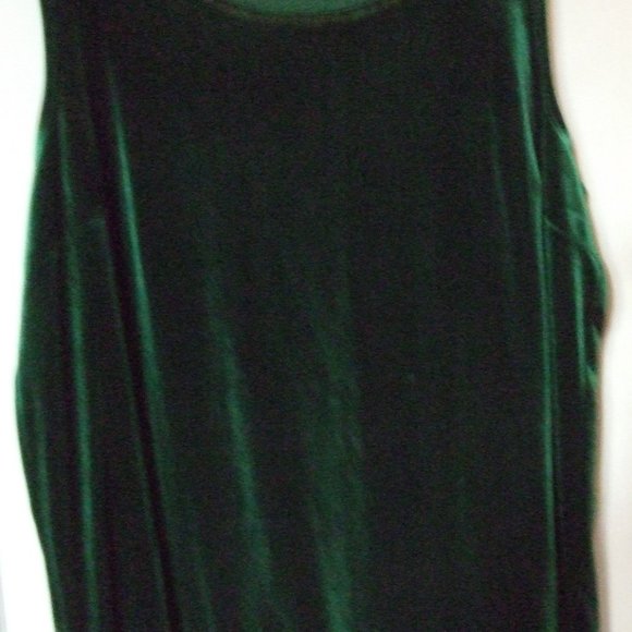 Quacker Factory Green Sequined Stretch Velour Set - Picture 6 of 6